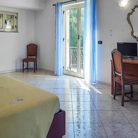 Stunning In * Gioiosa Marea